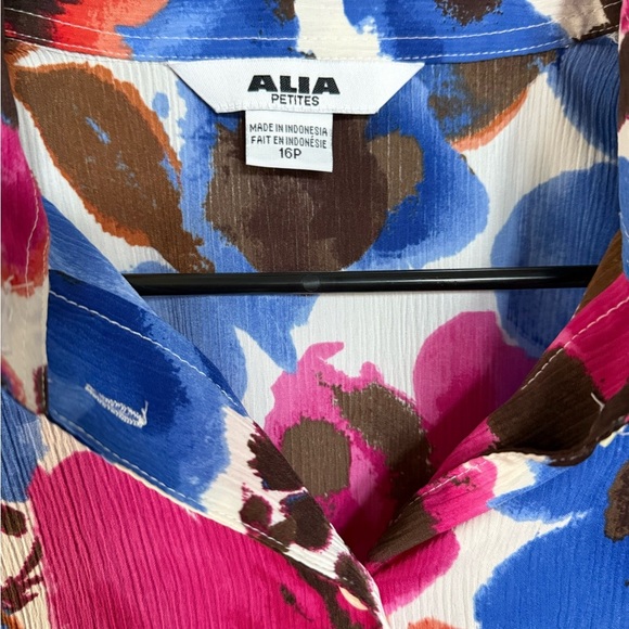 Women's Floral Button-Up Top - Pink, Blue, Brown - Picture 2 of 2